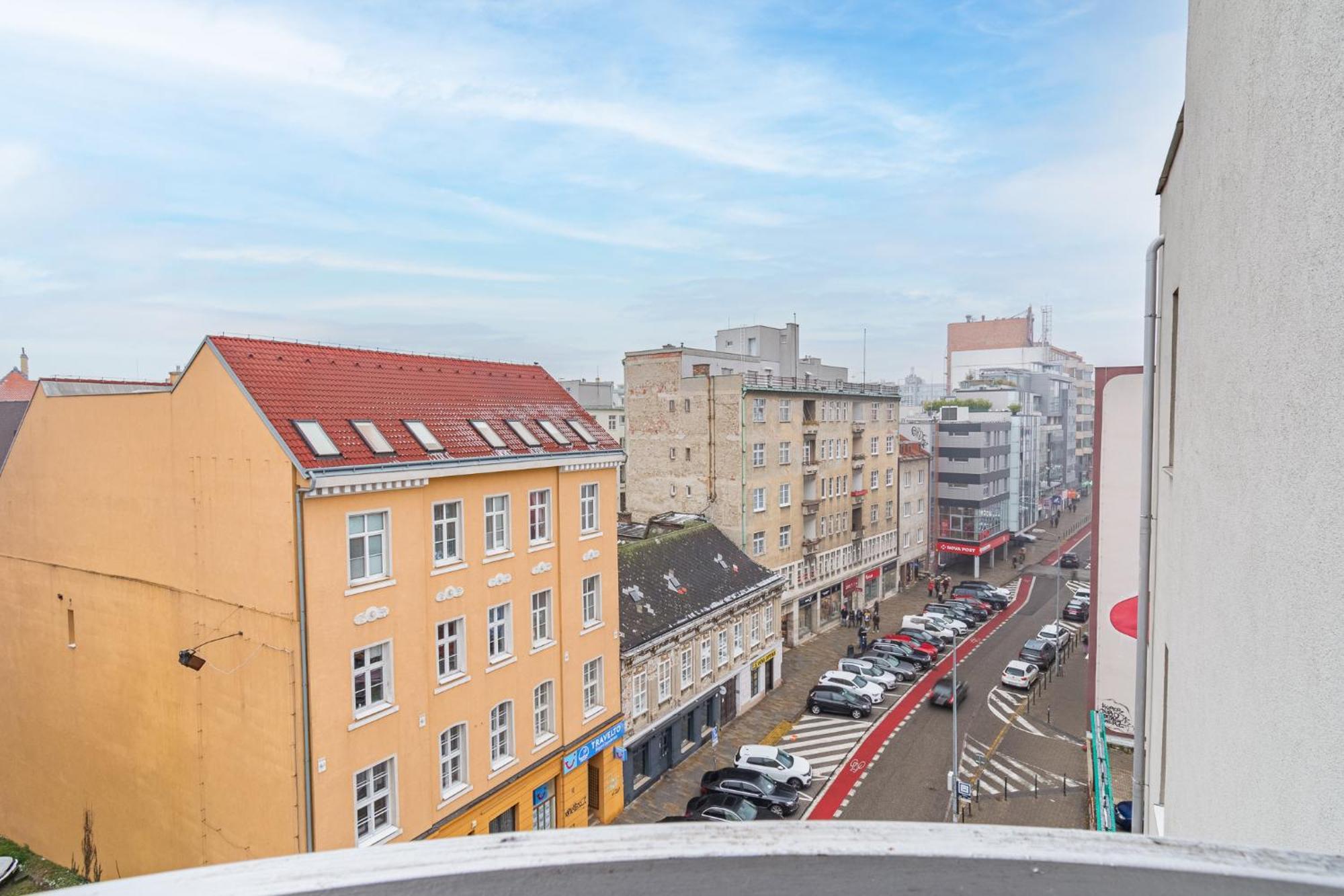 Natural-Style Apartment In The Centre Of Bratislava Exterior photo
