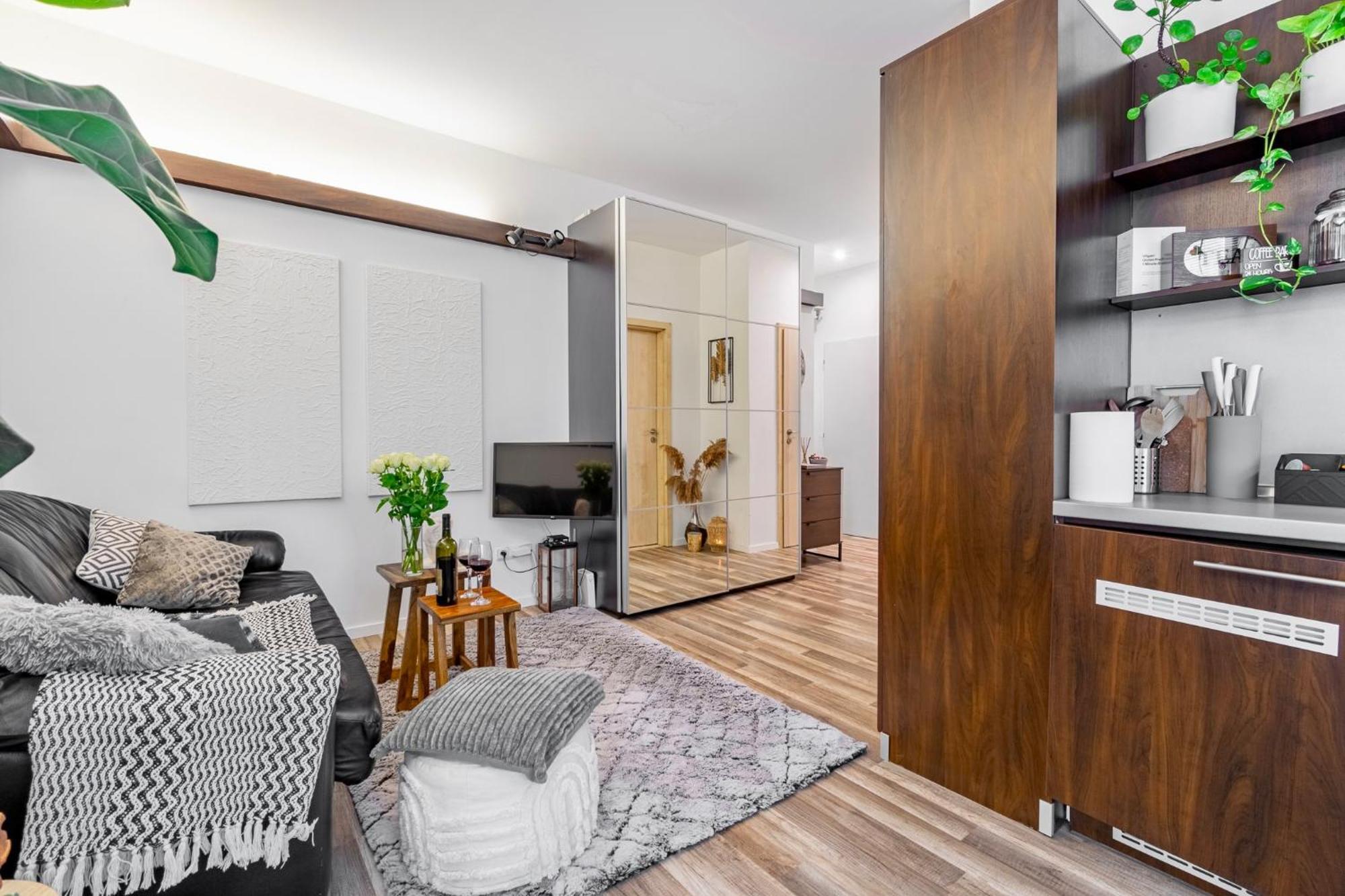 Natural-Style Apartment In The Centre Of Bratislava Exterior photo