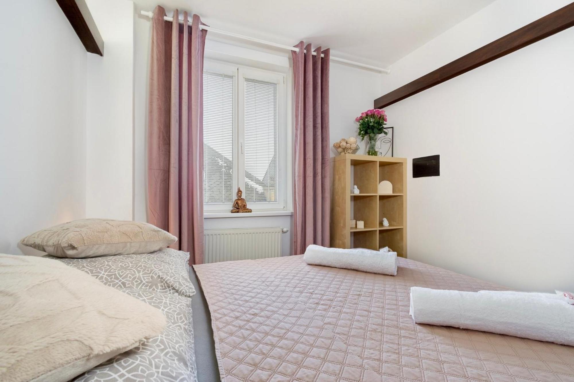 Natural-Style Apartment In The Centre Of Bratislava Exterior photo